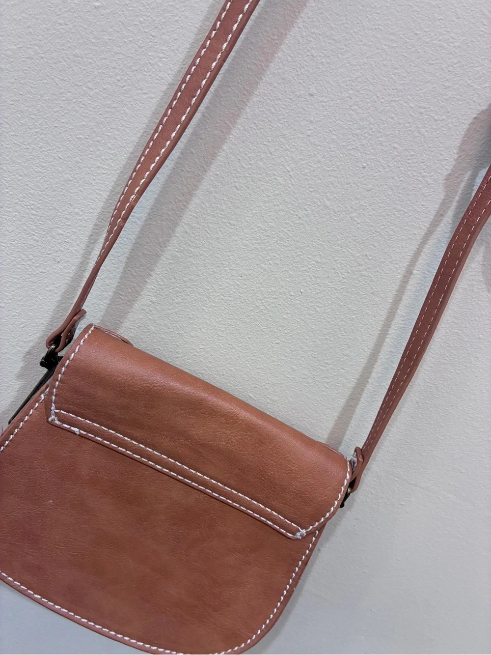 Universal Thread Tan Saddle Crossbody with White Stitching